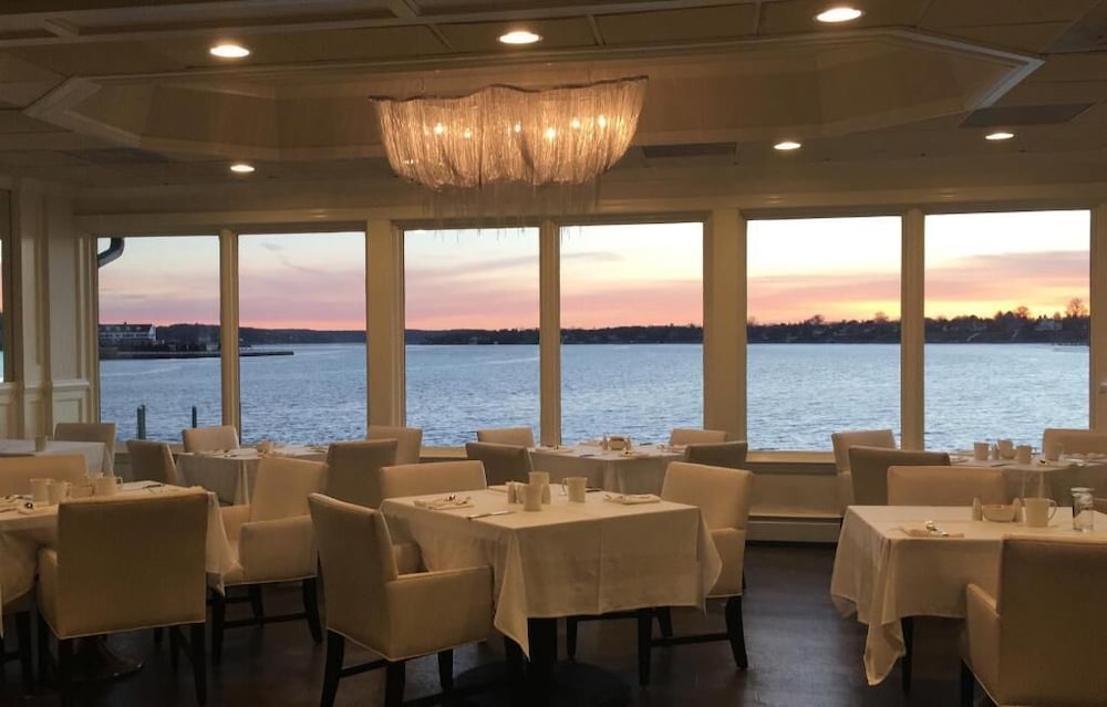 The Oyster Point Hotel 34/43