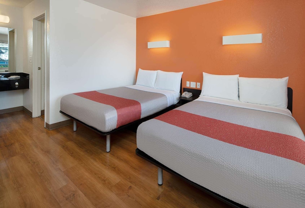 Motel6 Arcadia, CA - Los Angeles - Pasadena Area 17/40
