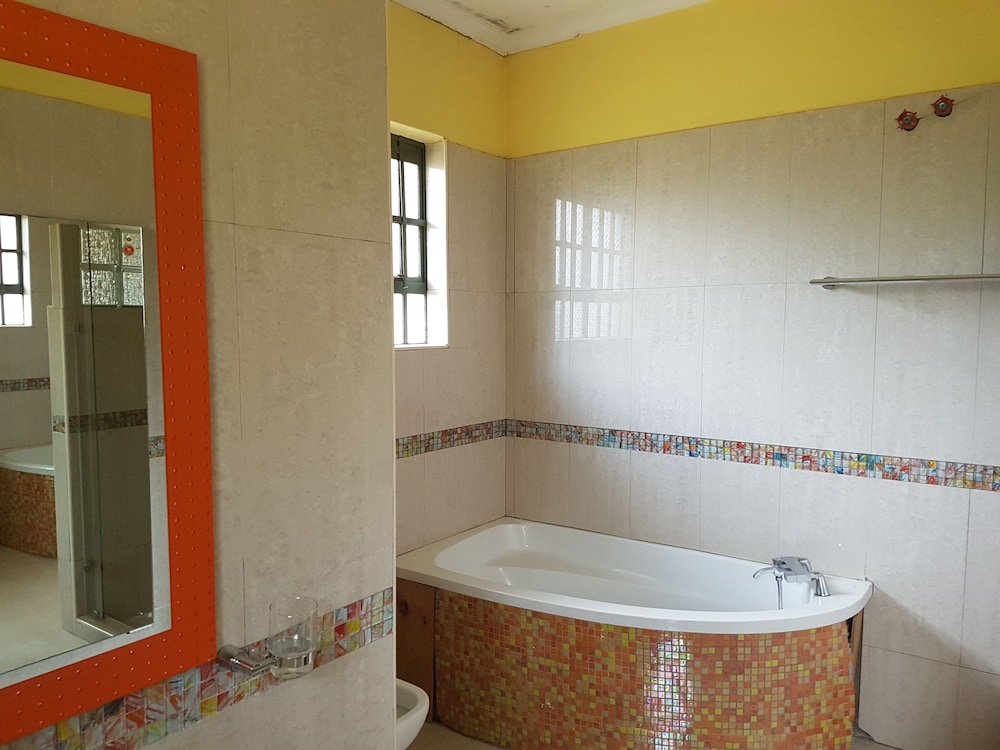Spurwing Guest House 49/50
