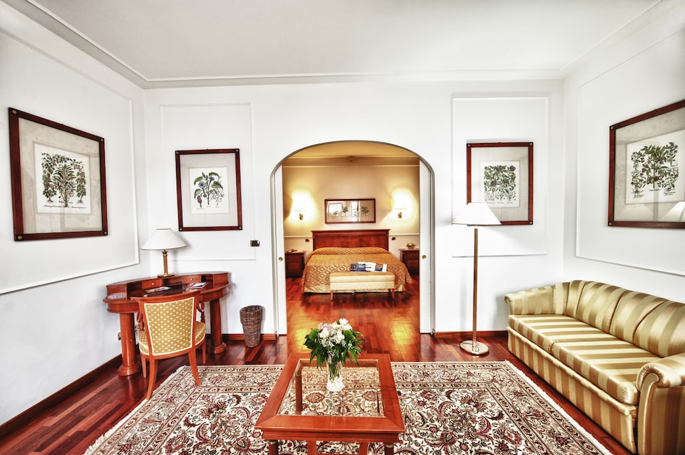 Relais Casali Della Cisterna 28/47