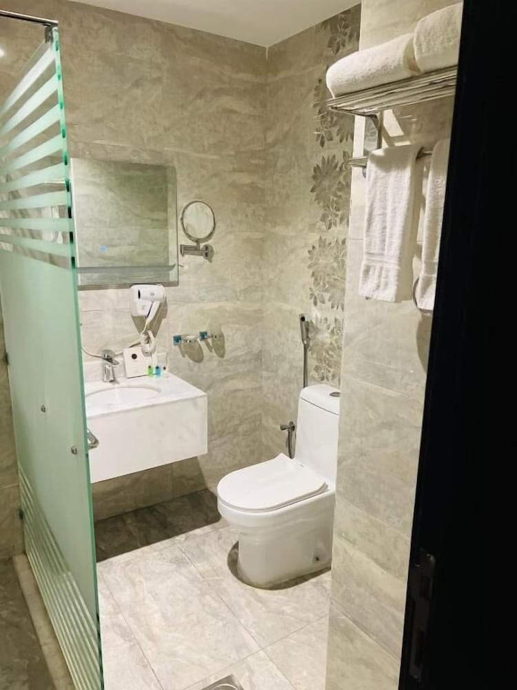 Skoop Hotel Jeddah 74/79