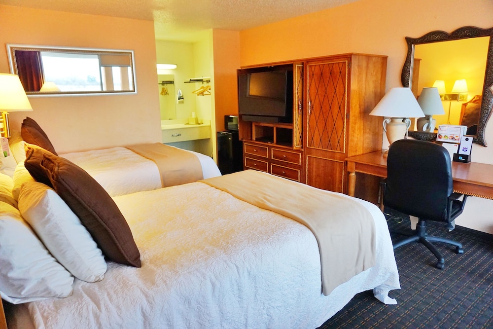 Castle Inn & Suites by OYO Lawton 12/20