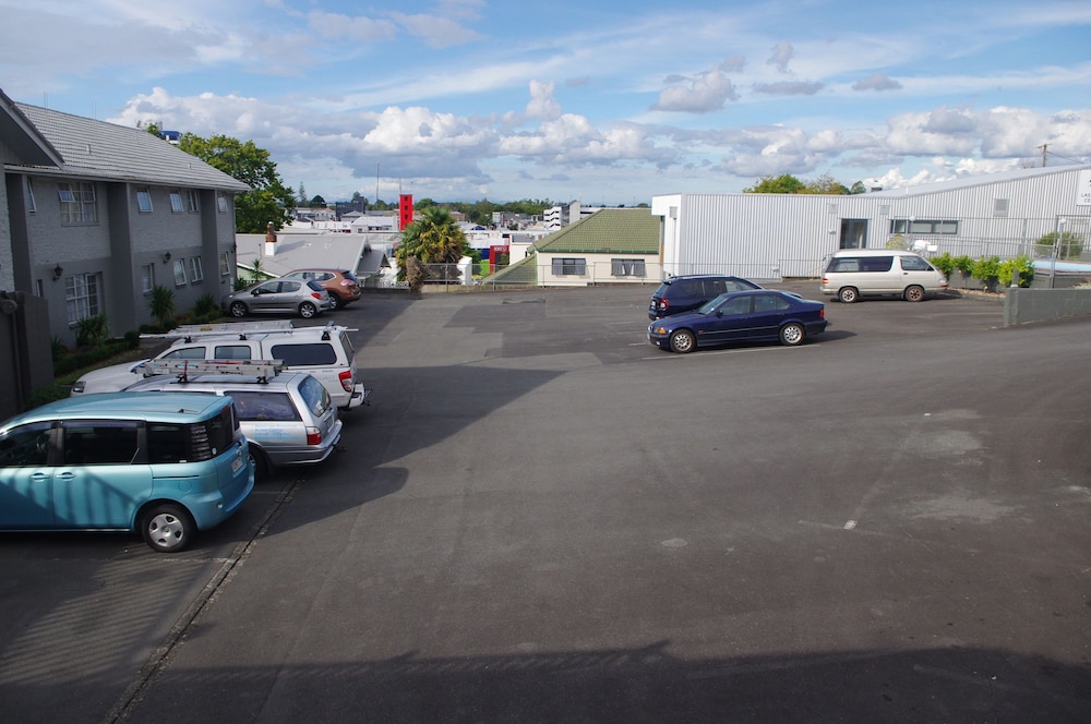 Tudor Motor Lodge 42/47