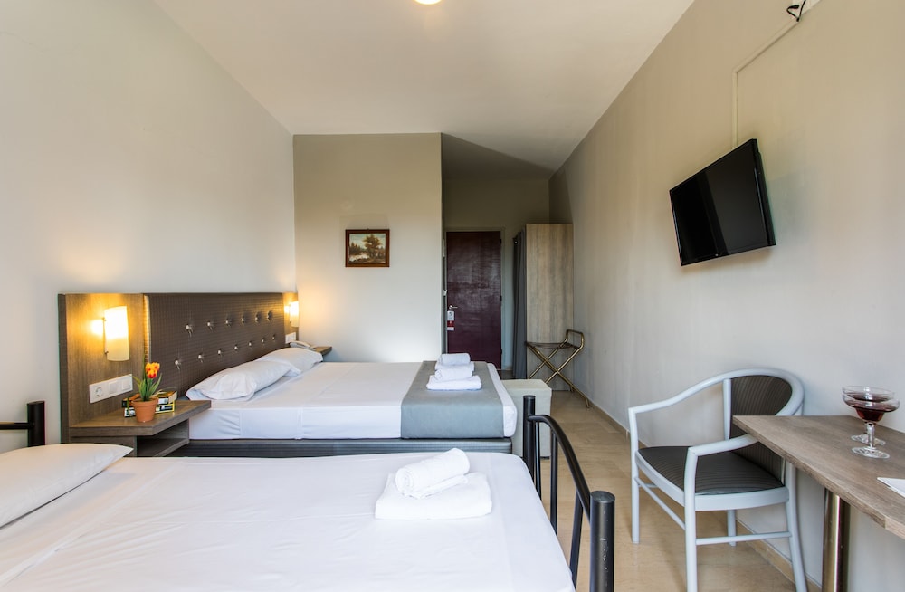 Silver Bay Hotel 20/62