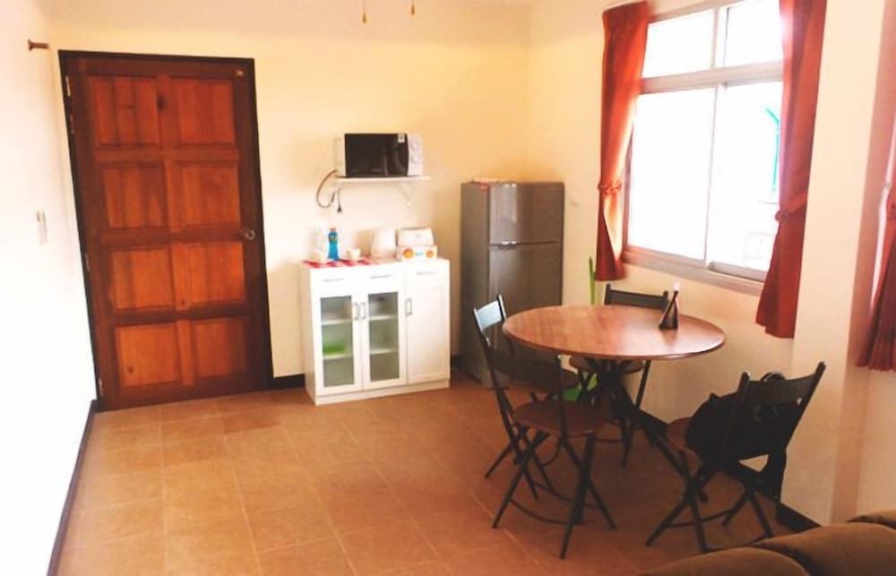 Merlin Plaza Apartments 30/42
