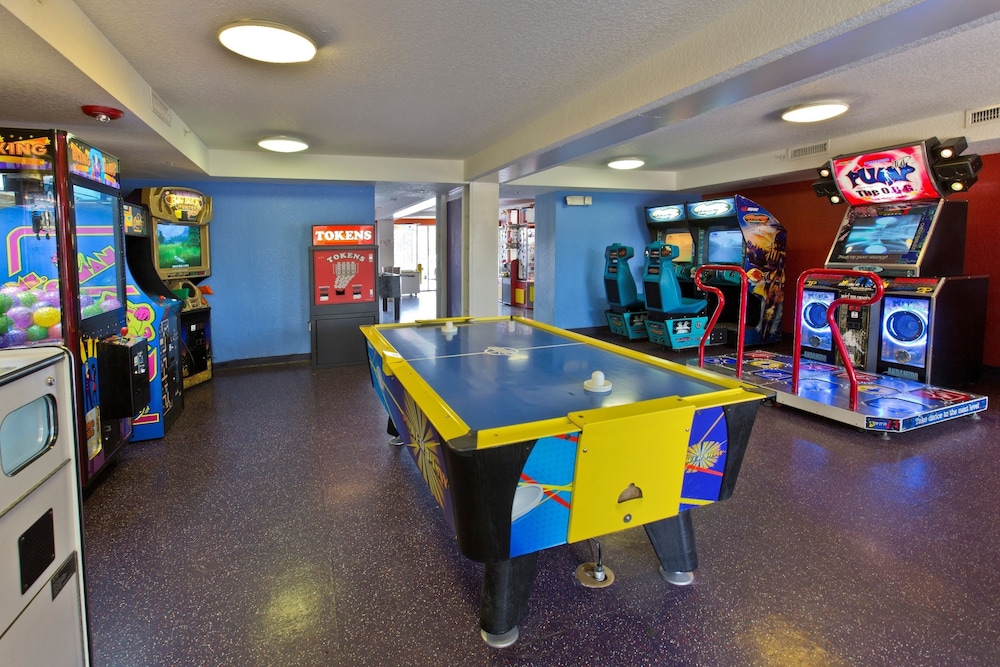 Ramada by Wyndham Hotel & Water Park 55/67