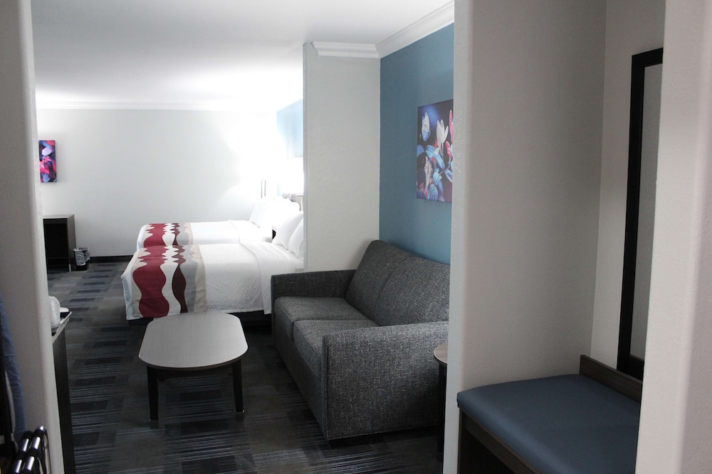 Best Western Medical Center North Inn and Suites Near Six Flags 28/37