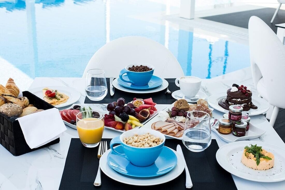 Crystal Villas & Suites 22/39
