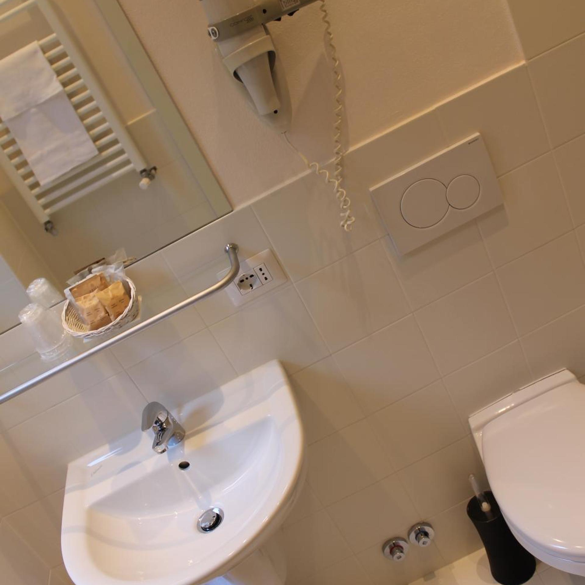 غرفة مفردة، Hotel Bernina 9/20
