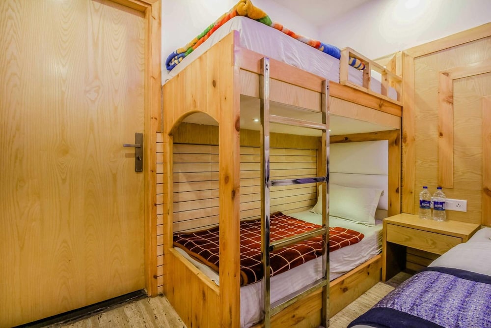 Hotel Glow Inn 42/50
