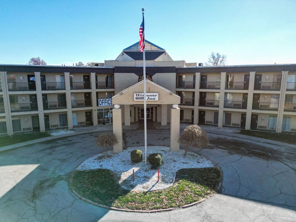 American Inn Blue Springs, MO 10/11