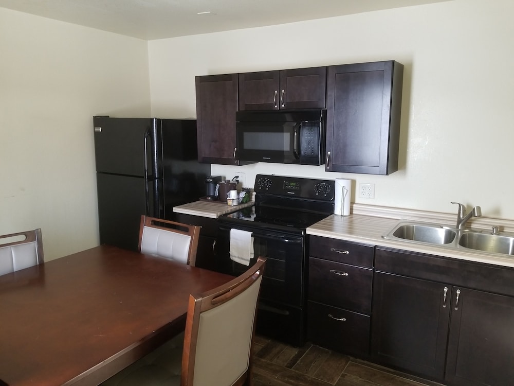 Baymont by Wyndham Eau Claire WI 20/27