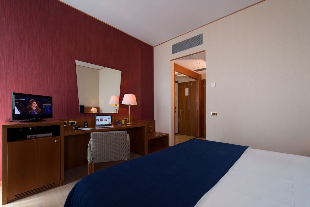 Parma and Congressi Hotel 23/77