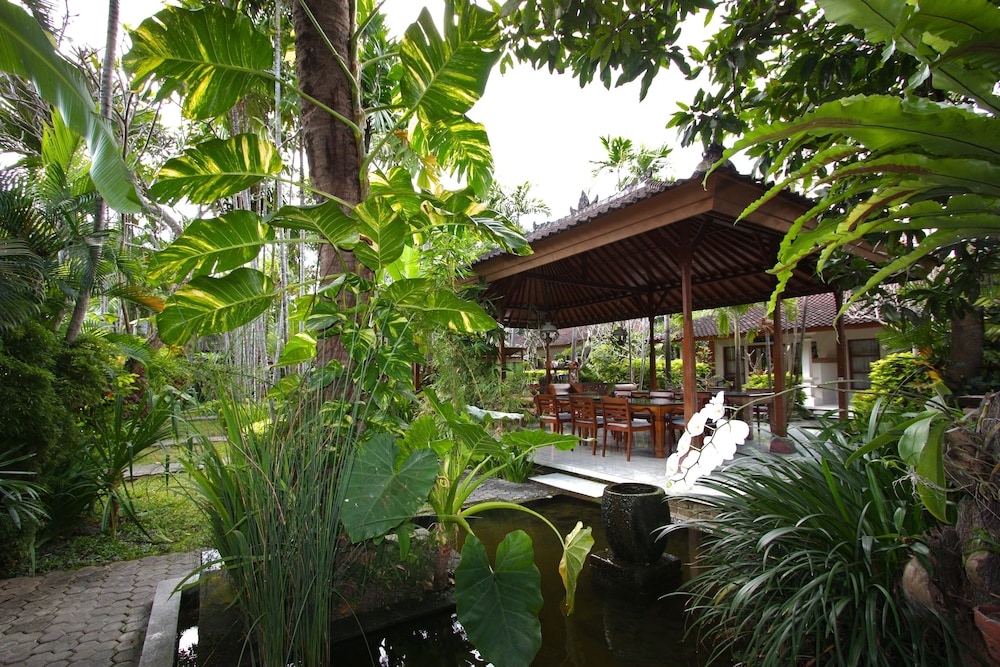 BUMI AYU BUNGALOWS 56/66