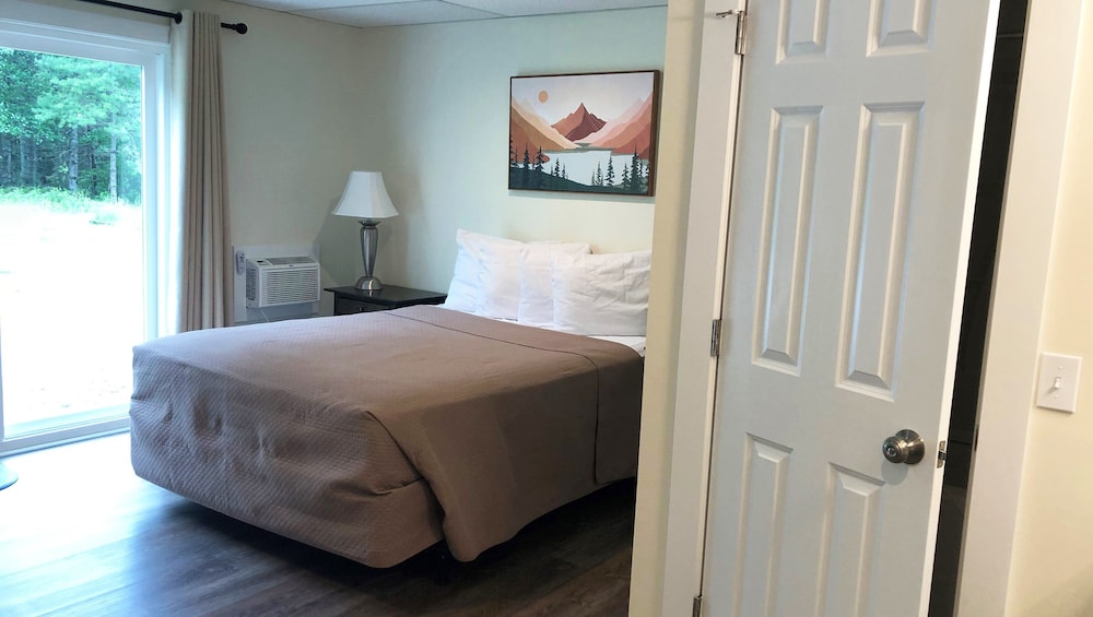 Room, Queen Bed