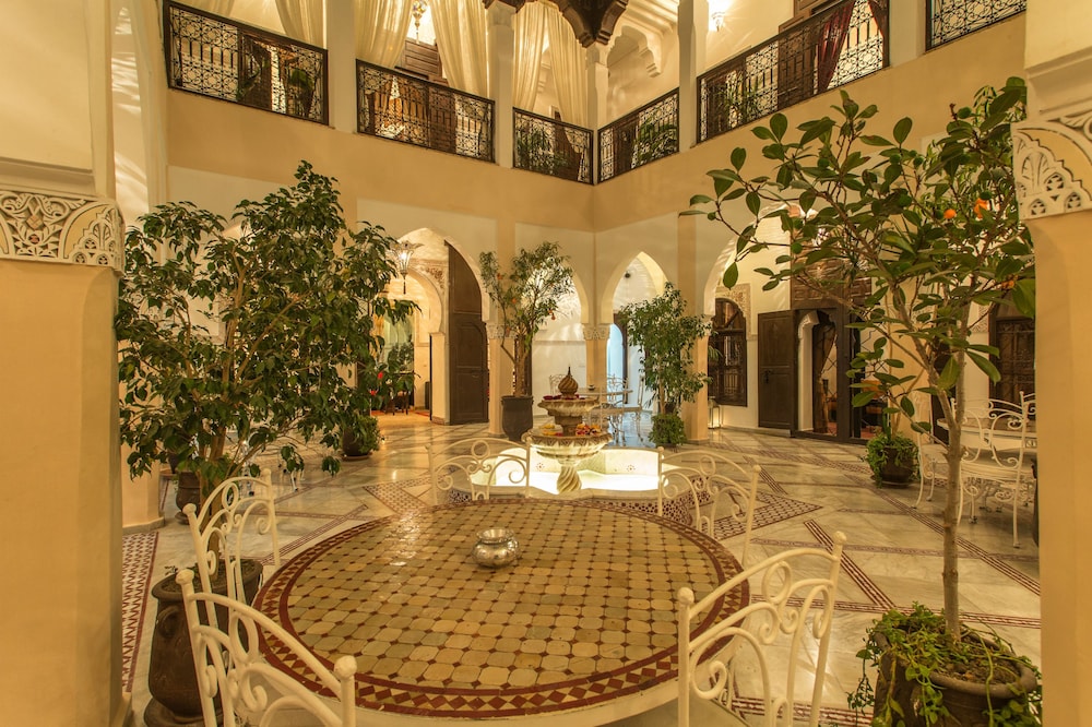 RIAD NASREEN 8/76