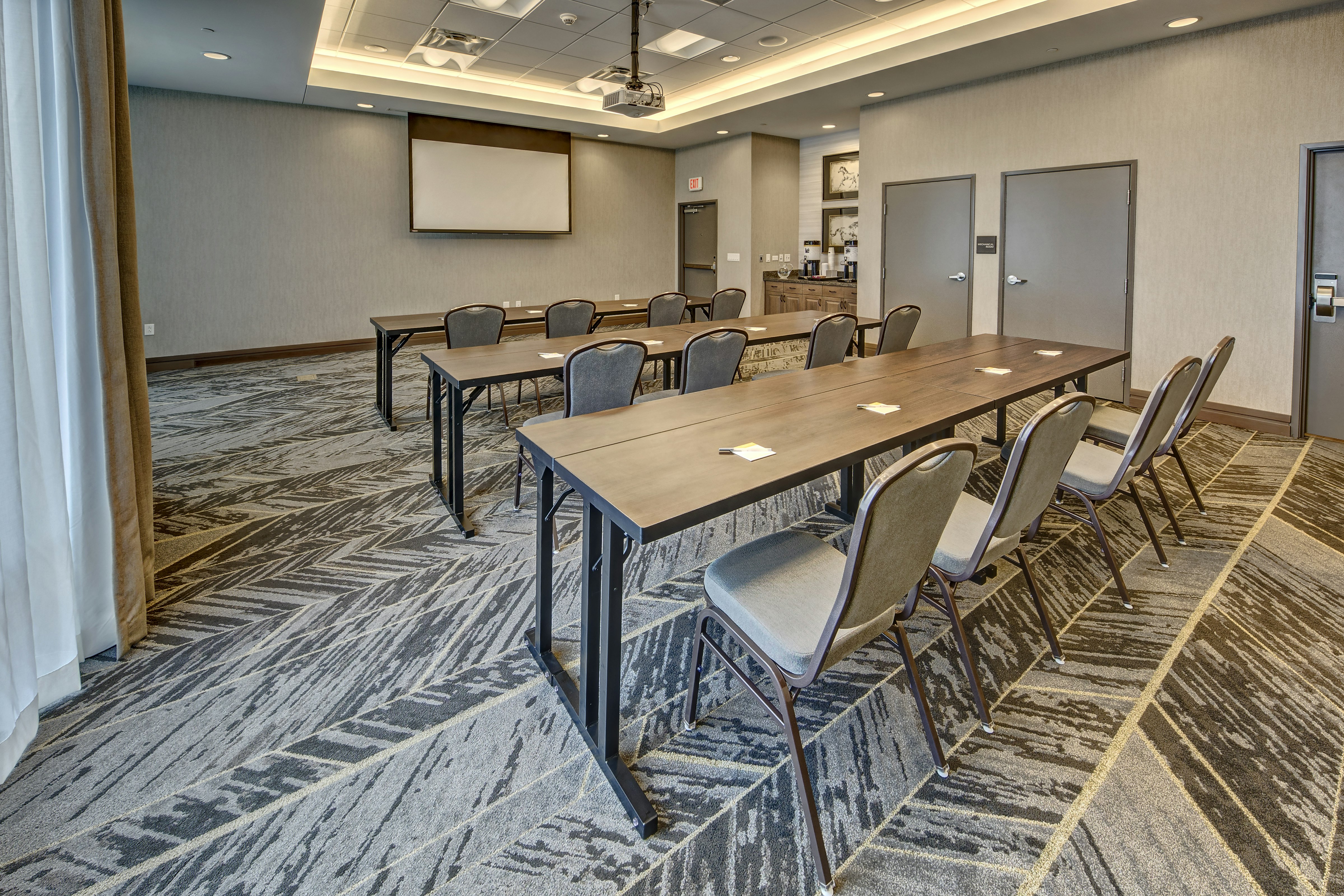 Hampton Inn Suites Franklin Berry Farms 40/44