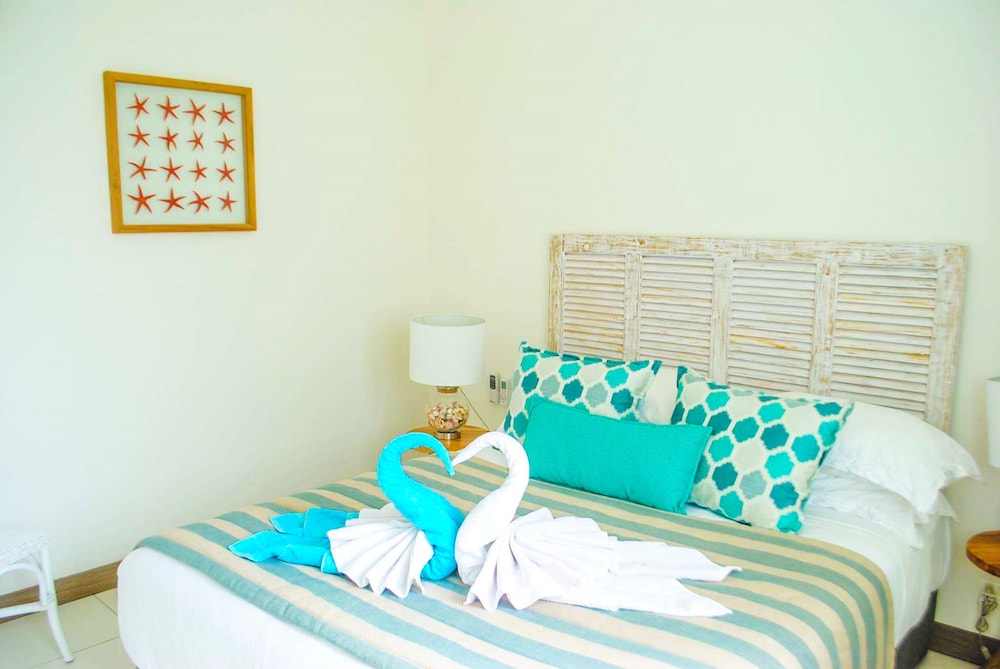 L'escale Beachfront Luxury Suite By Dream Escapes 37/54