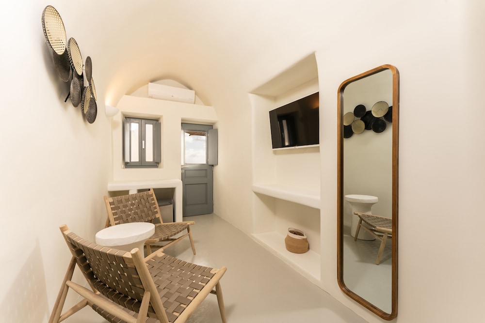 Cilon Suites Santorini 47/50