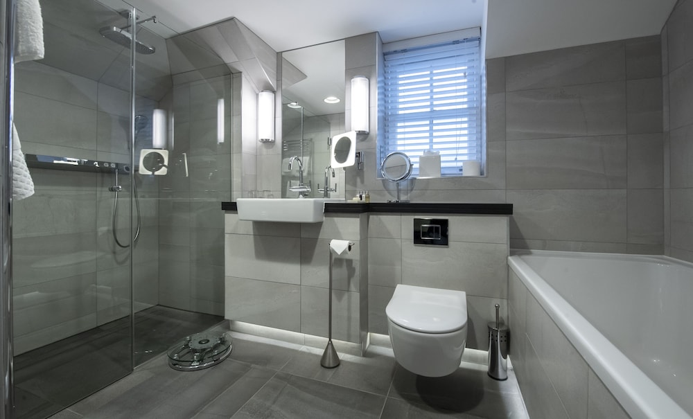 Bedford Lodge Hotel and Spa 46/49