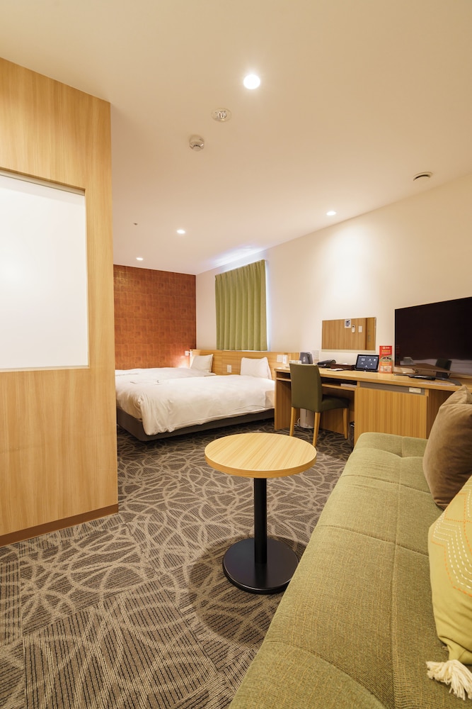 غرفة ديلوكس بسريرين منفصلين مع أريكة، Sakura Garden Hotel 7/10