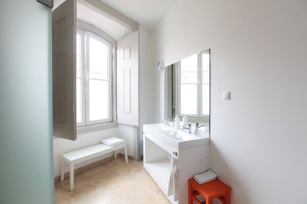 Inn Possible Lisbon Hostel 47/50