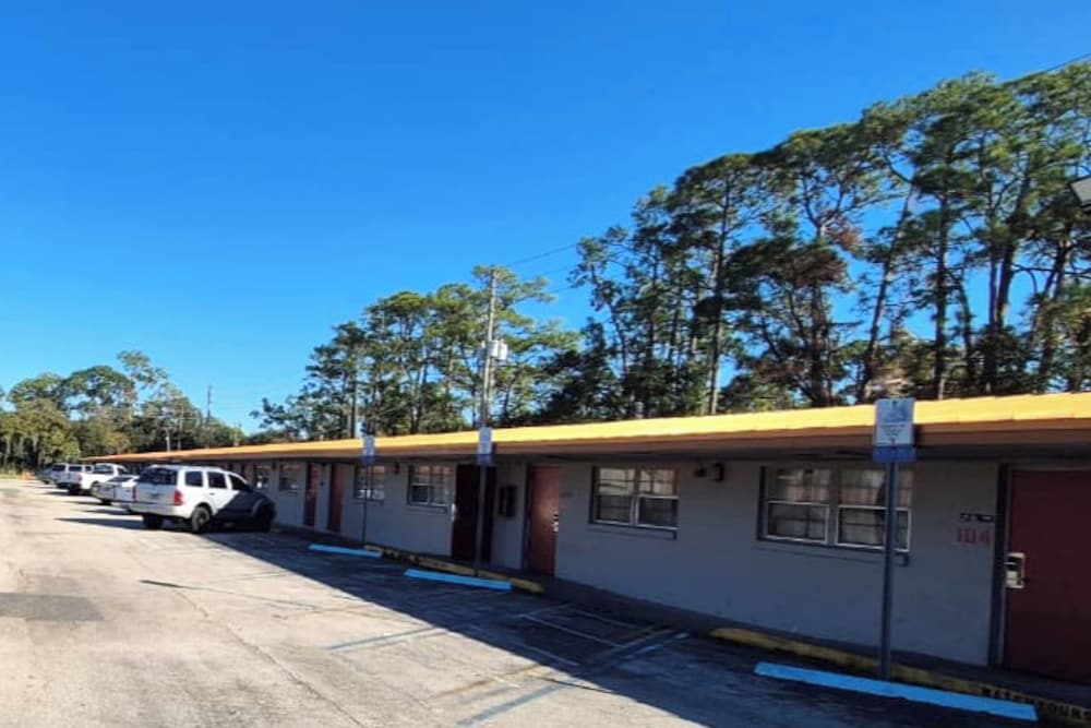 Arrow Motel by OYO Near Downtown 40/49