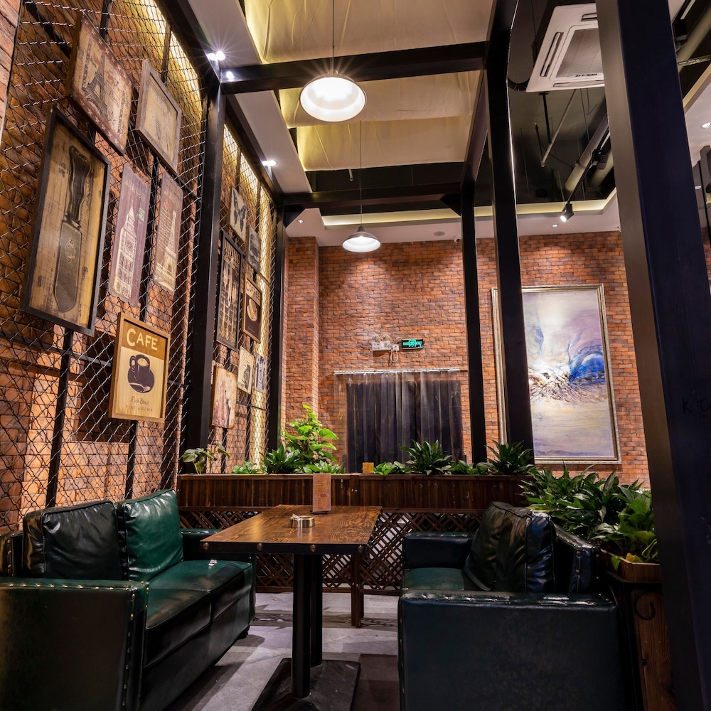 James Joyce Coffetel (Foshan Zhangcha Huanan Chuanggu) 88/100