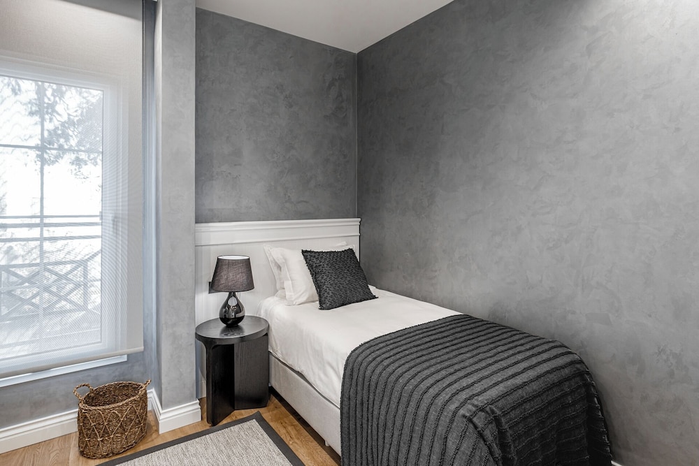 Ena Boutique Hotel 12/50