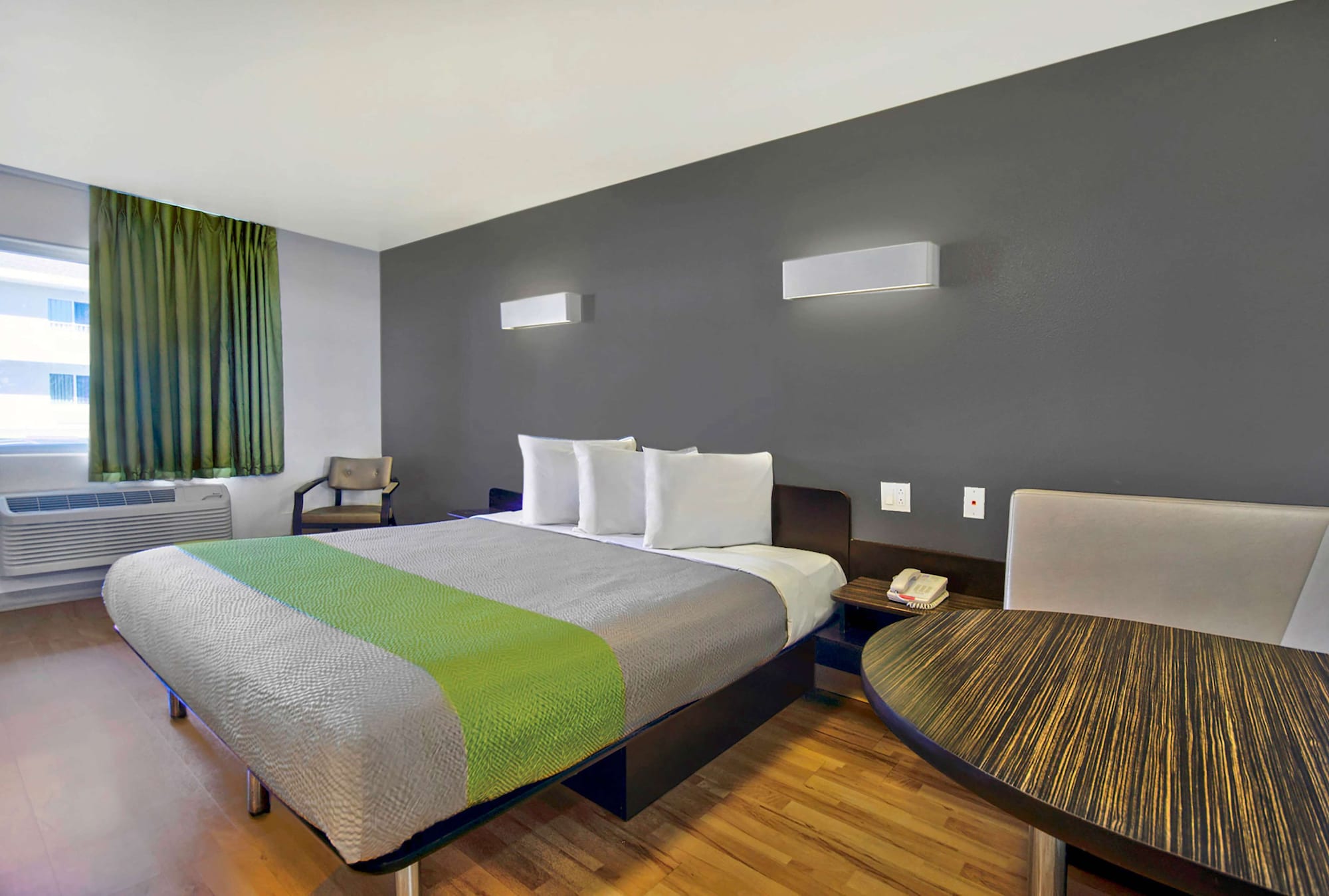 Room at Studio6 Victorville, CA - Apple Valley, VICTORVILLE - CA