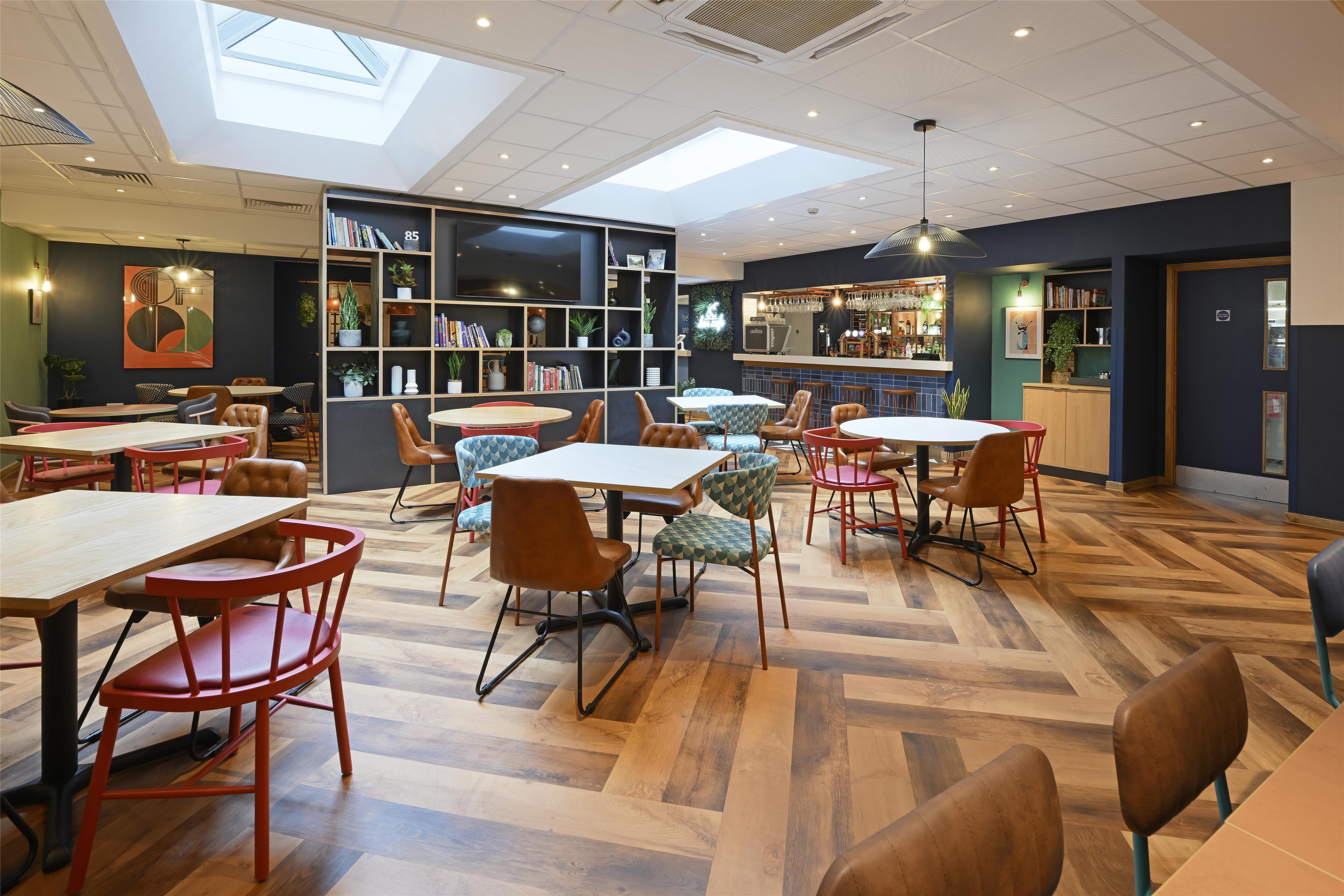 Travelodge Guildford 25/30