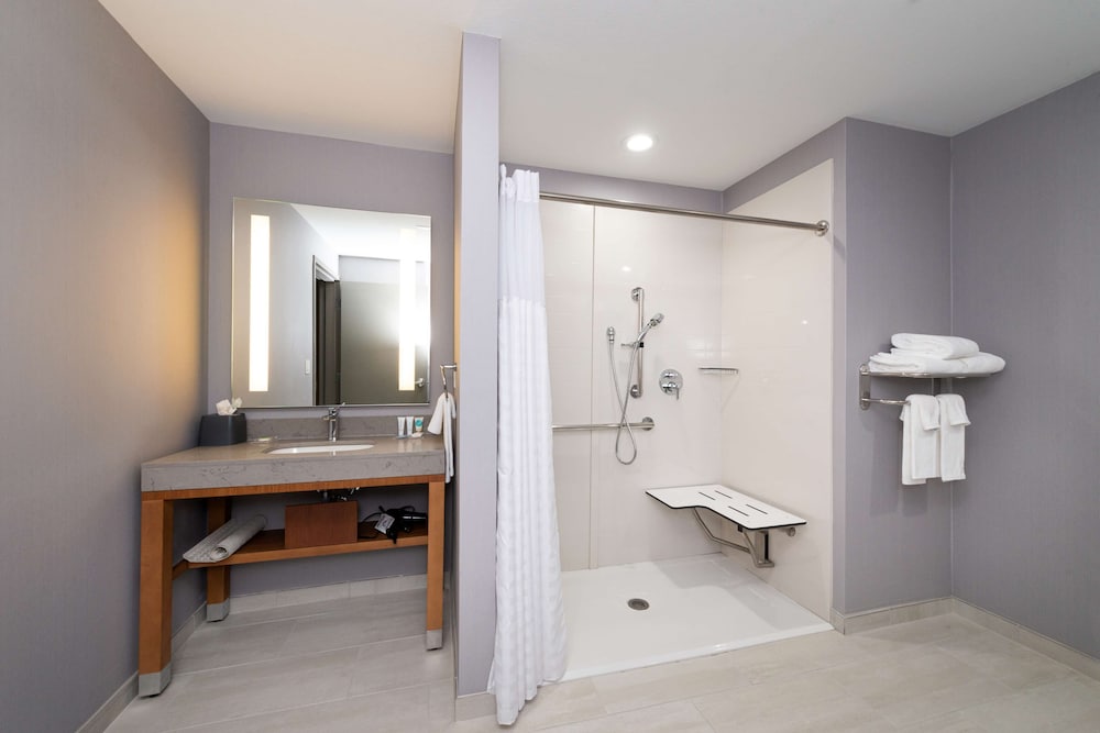 Hyatt Place Dallas/Rockwall 46/49