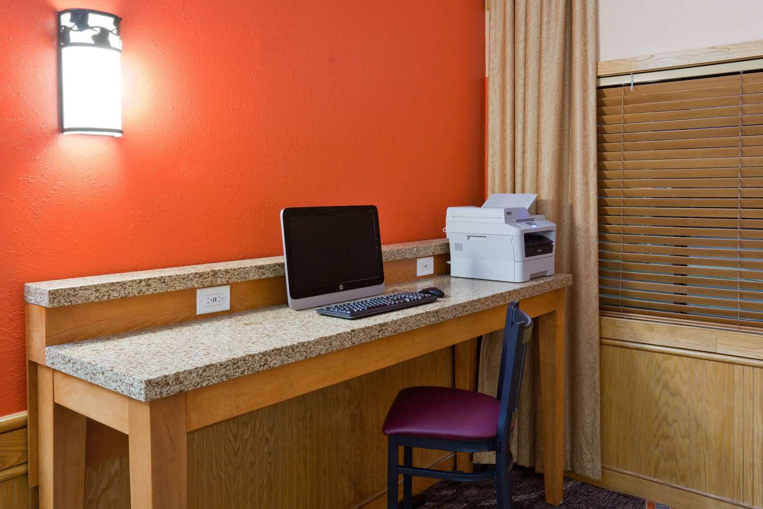 AmericInn by Wyndham Shakopee Near Canterbury Park 17/20
