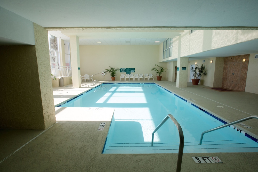 Ocean Drive Beach Golf Resort 32/64