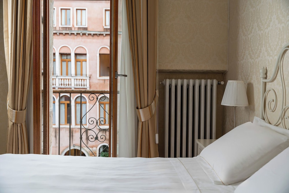 Hotel Montecarlo 23/50