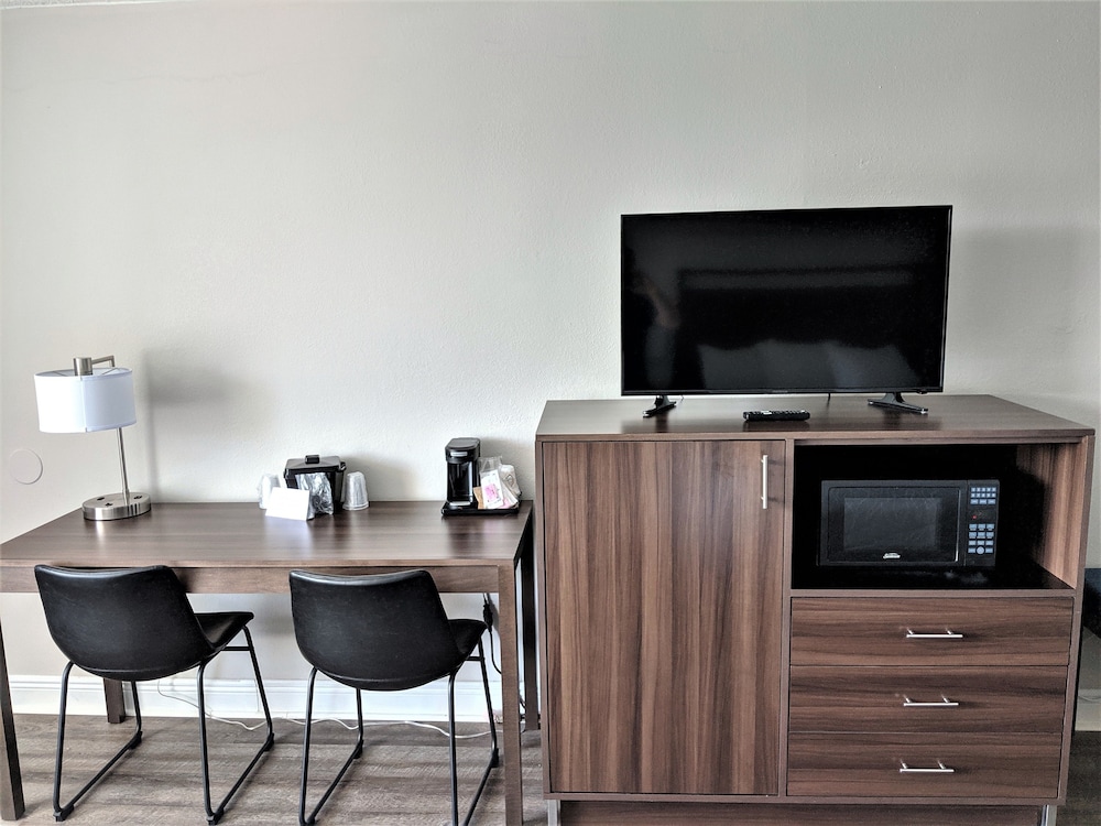 Lakefront Terrace Resort 29/42