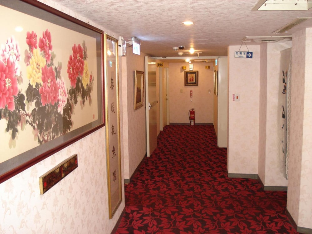 Attic Hotel 10/63