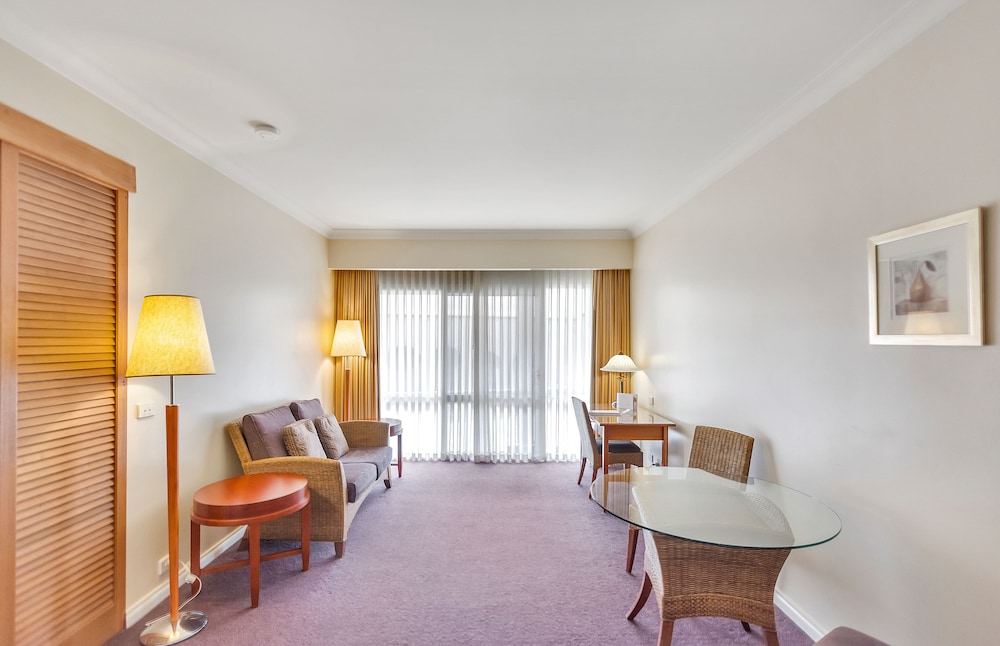 Century Inn 28/57