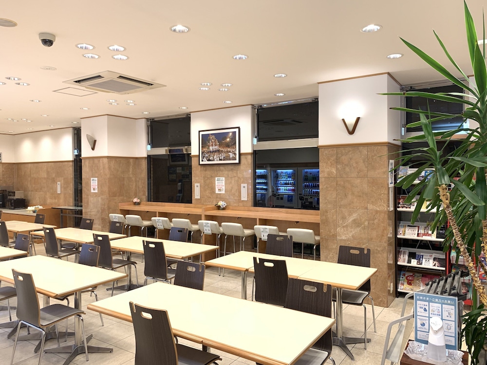 Toyoko Inn Hakata Nishi-nakasu 40/50