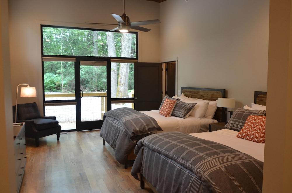 Dancing Bear Lodge 7/50