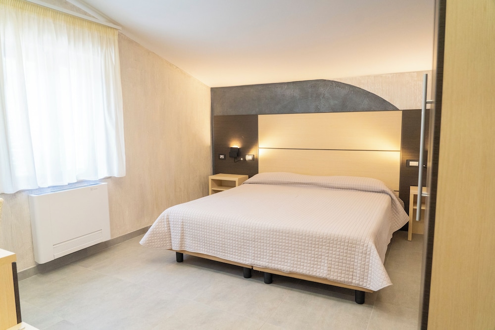 ALBERGO DELLA POSTA 16/53