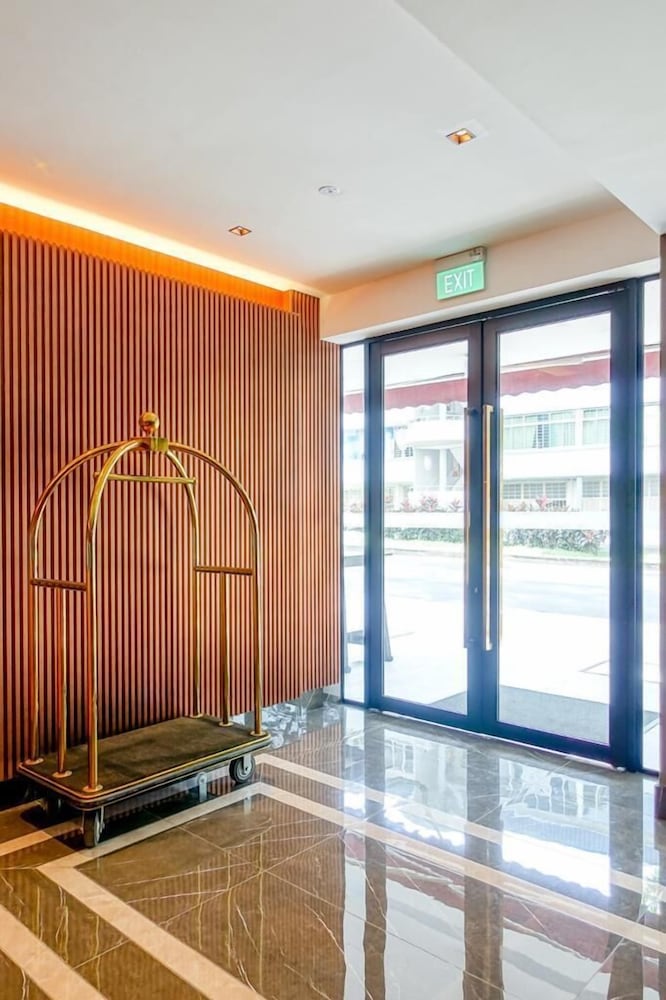 Nostalgia Hotel Singapore 48/64