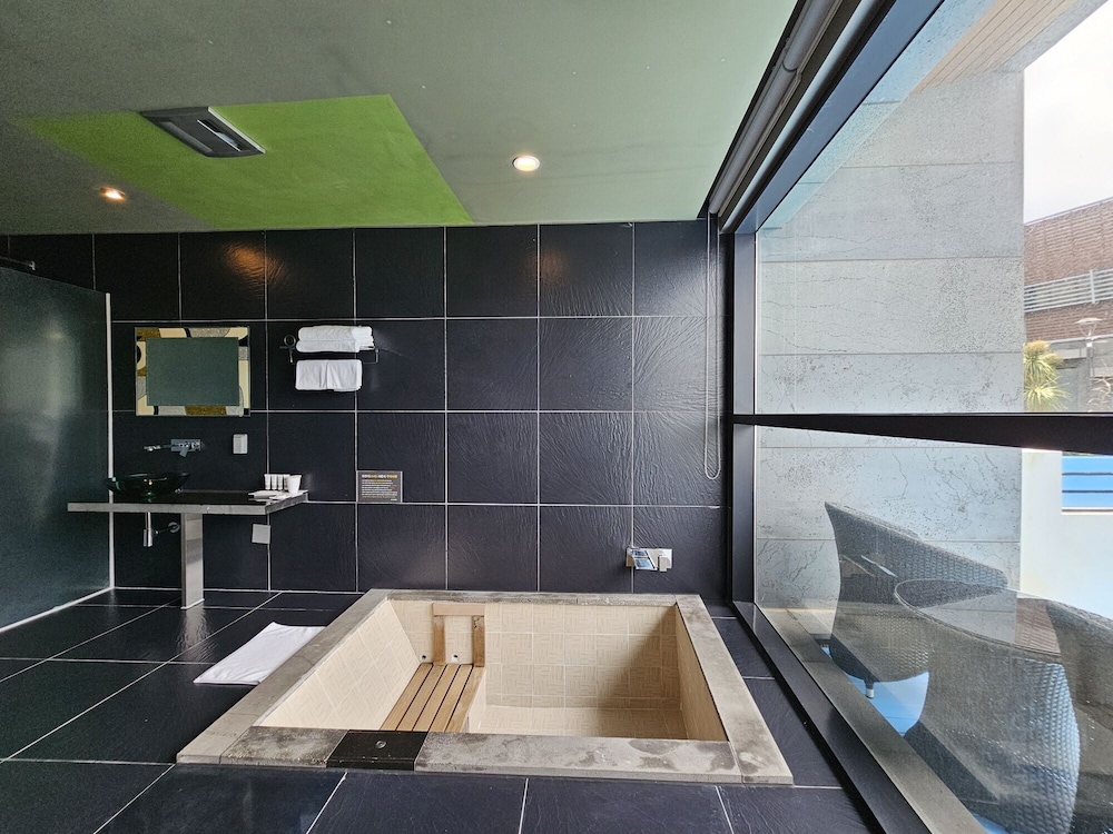 Hotel Scarboro 25/50