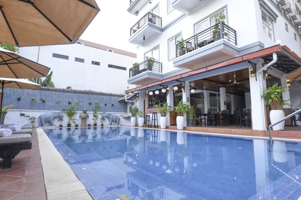 Golden Orchid Angkor 48/61