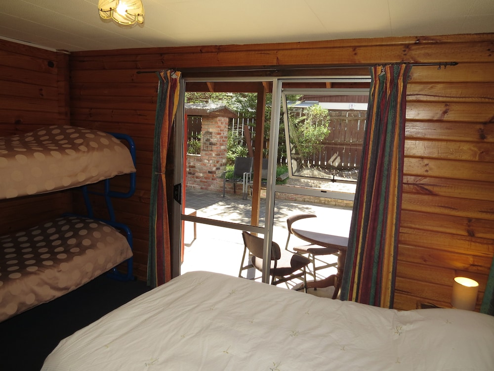Hanmer Backpackers 13/25