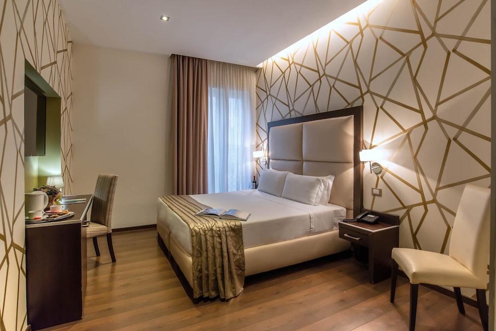 EXECUTIVE, DOUBLE BED