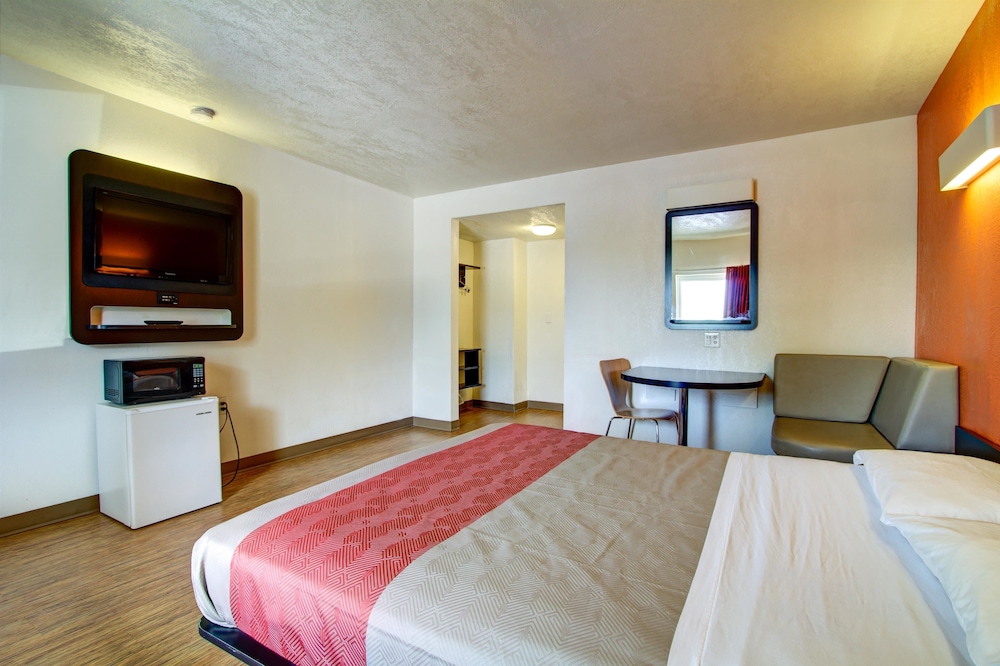 Motel6 Richfield, OH 24/44