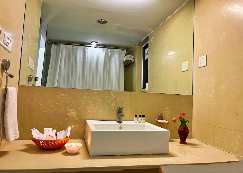 Hotel Clarks Collection Bhavnagar 50/50