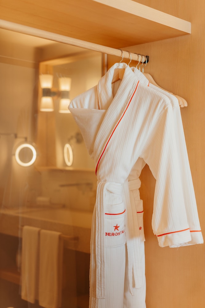 Suite, Single, 2 Queen Beds, Pool View