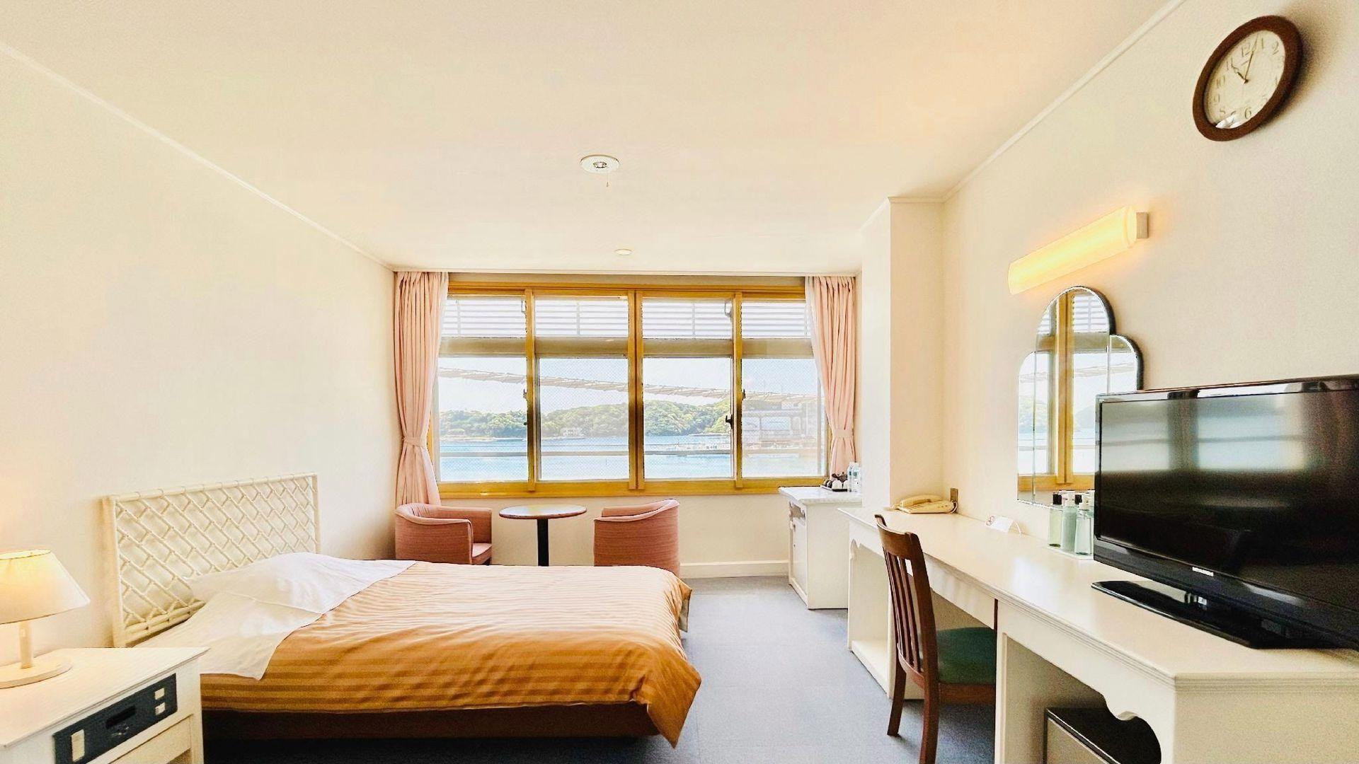 Western, Twin Beds, Side Ocean View, Harbour View